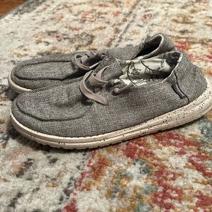 Hey Dude Women’s 7 Shoe
